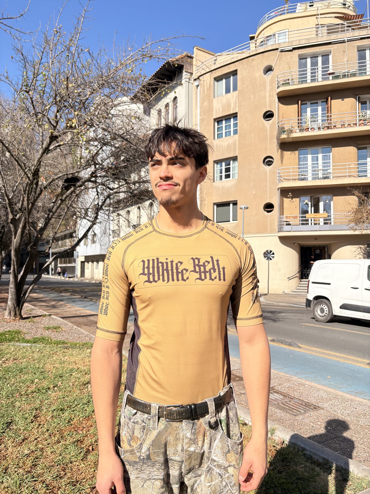 White Belt en la calle